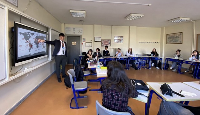 İzmirli öğrenciler çevre etiği için İzmir Amerikan Lisesi’nde buluştu