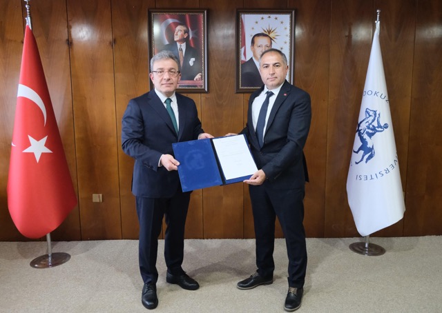 DEÜ VE TEZ-KOOP-İŞ ARASINDA TOPLU İŞ SÖZLEŞMESİ İMZALANDI